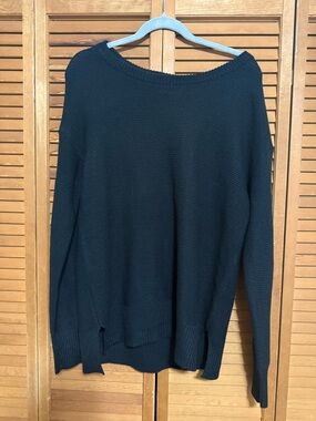 Beautiful Women’s Black Knit Sweater - Classic Crewneck